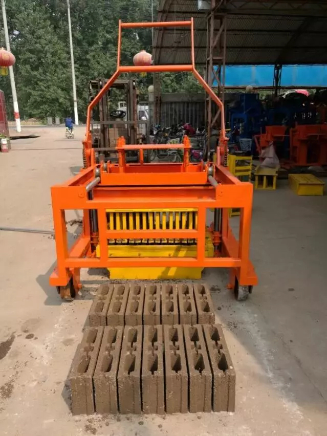 Diesel model mobile block machine/hollow block factory