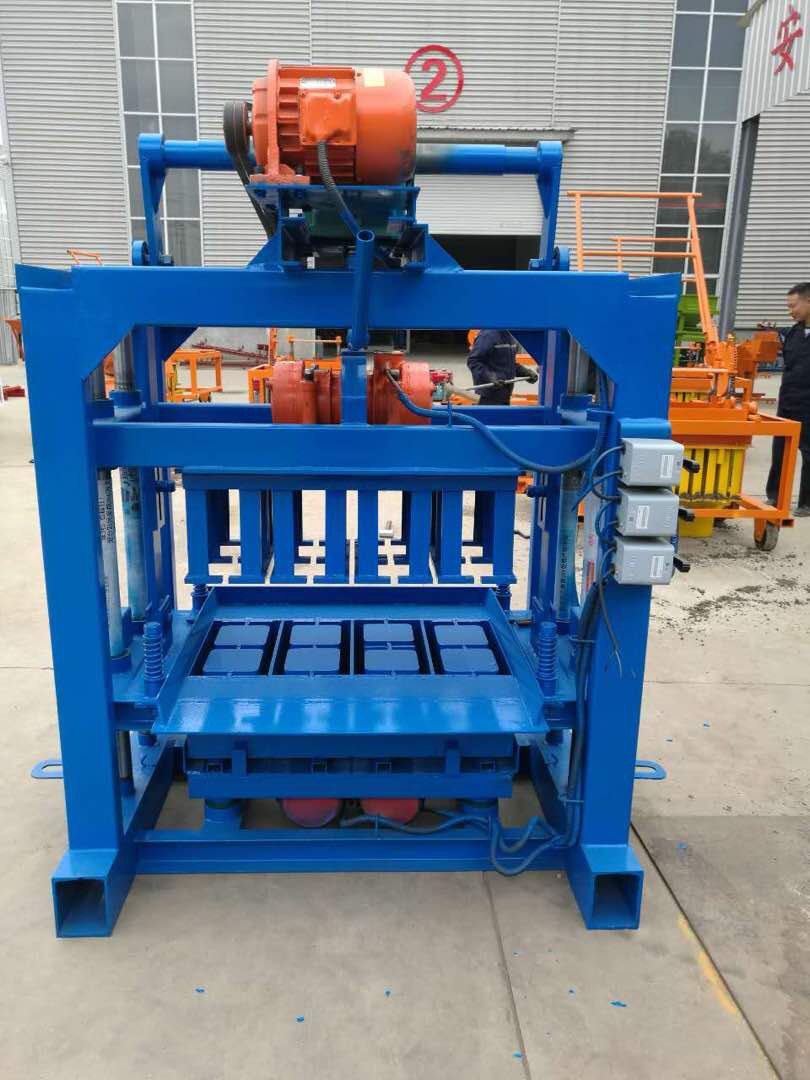 Easy control block and brick machine